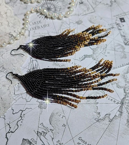 BO Atmosph&egrave;re mont&eacute;es avec des perles de rocailles japonaises en verre et des crochets noires laiton