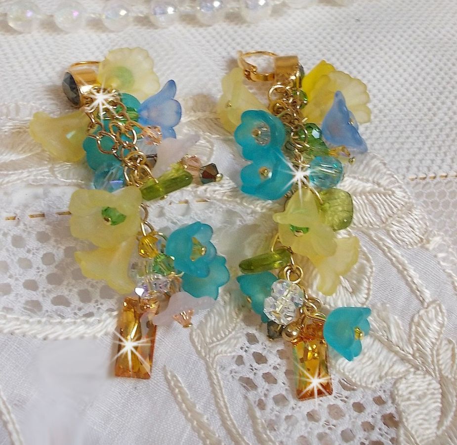 BO Bella Yellow monterad med Swarovski-kristaller, frostat blommor och pärlor. 