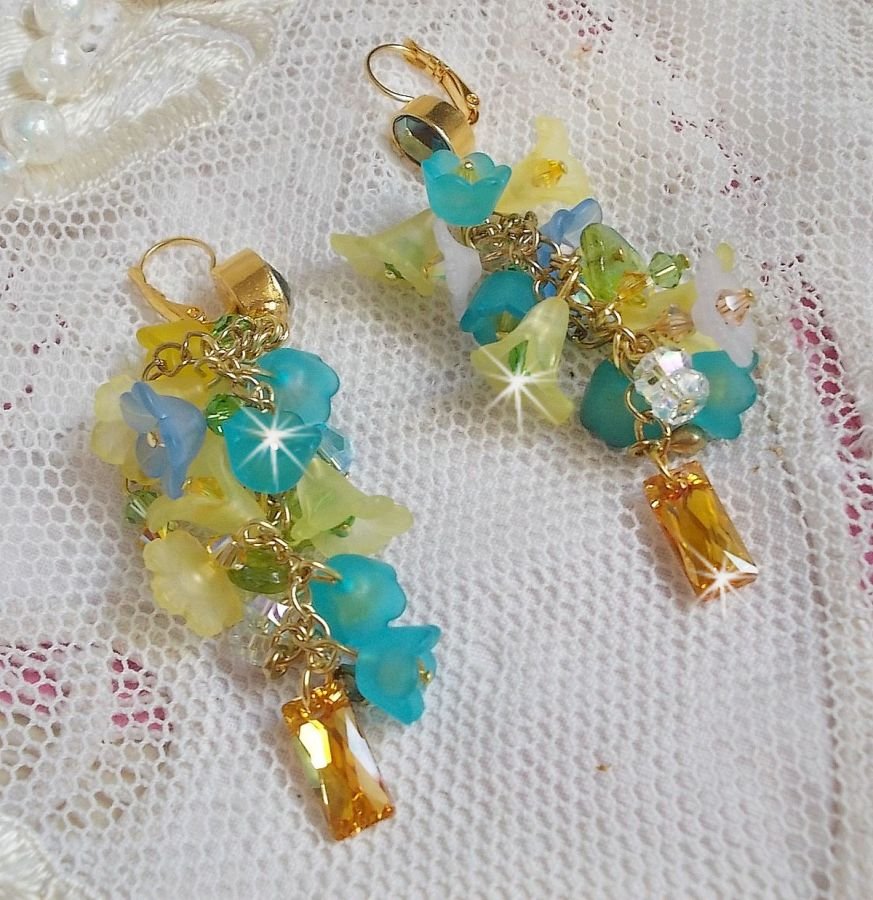 BO Bella Yellow monterad med Swarovski-kristaller, frostat blommor och pärlor. 