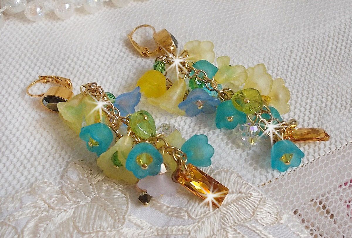 BO Bella Yellow monterad med Swarovski-kristaller, frostat blommor och pärlor. 