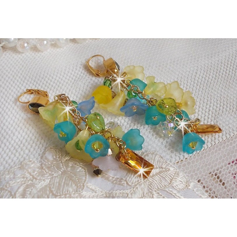 BO Bella Yellow monterad med Swarovski-kristaller, frostat blommor och pärlor. 