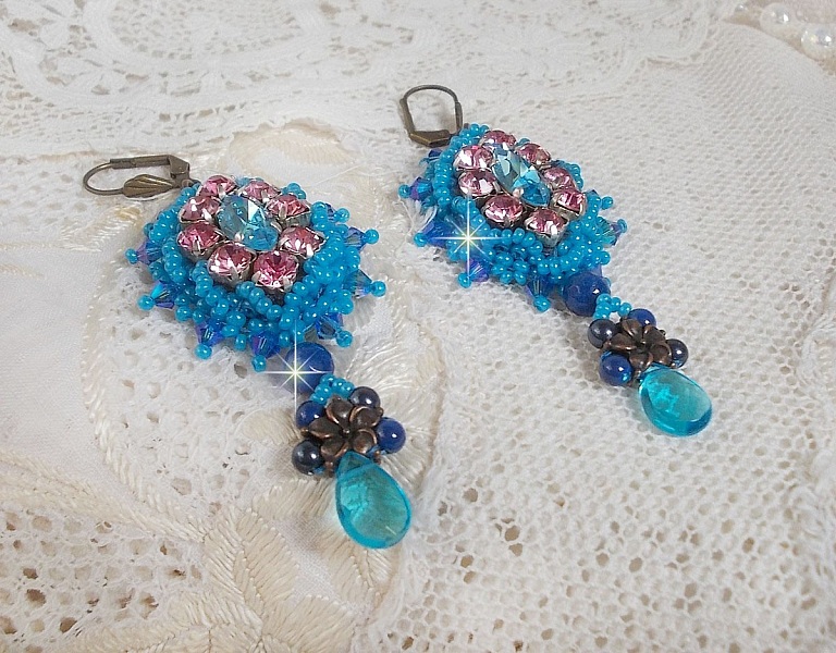 BO Belle Epoque broderad med Swarovski-kristaller, metallp&auml;rlor, runda p&auml;rlor och fr&ouml;p&auml;rlor.