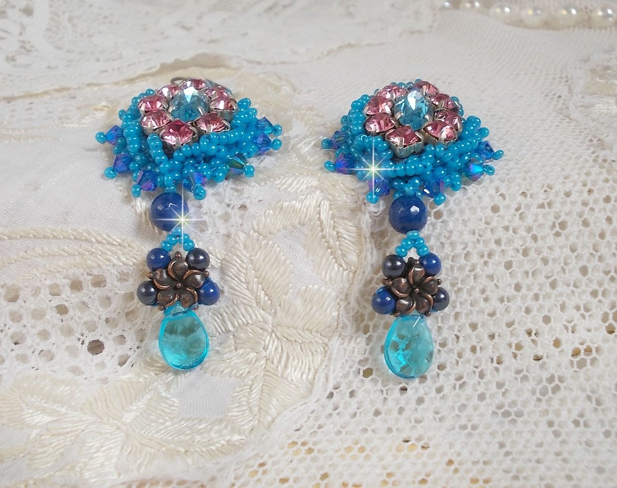 BO Belle Epoque broderad med Swarovski-kristaller, metallpärlor, runda pärlor och fröpärlor.