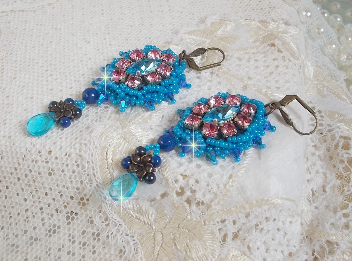 BO Belle Epoque broderad med Swarovski-kristaller, metallpärlor, runda pärlor och fröpärlor.
