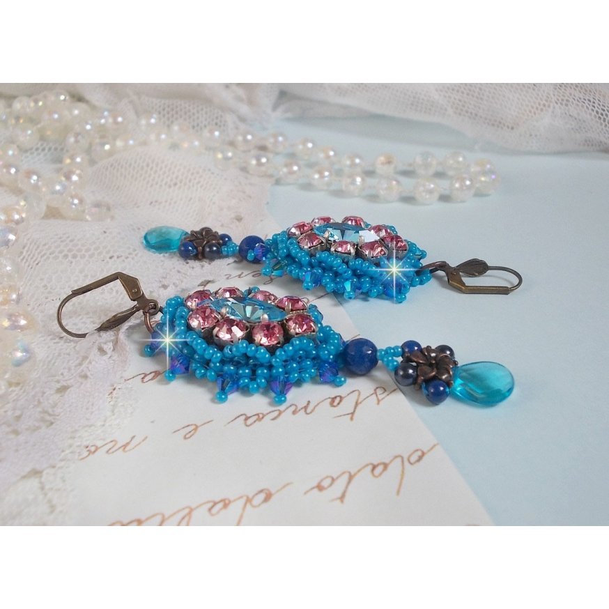 BO Belle Epoque broderad med Swarovski-kristaller, metallpärlor, runda pärlor och fröpärlor.