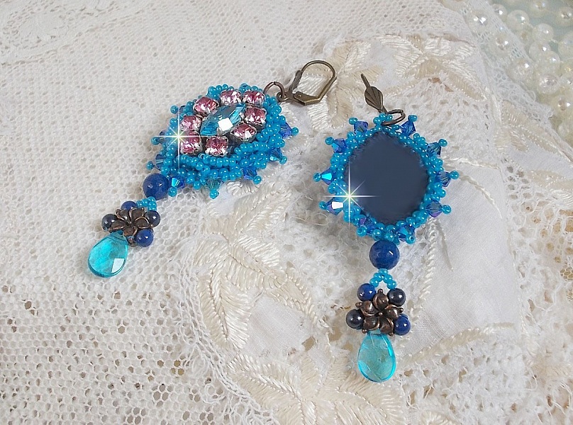 BO Belle Epoque broderad med Swarovski-kristaller, metallp&auml;rlor, runda p&auml;rlor och fr&ouml;p&auml;rlor.