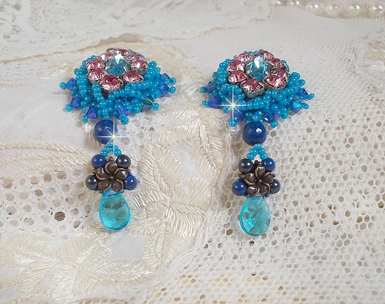 BO Belle Epoque broderad med Swarovski-kristaller, metallp&auml;rlor, runda p&auml;rlor och fr&ouml;p&auml;rlor.