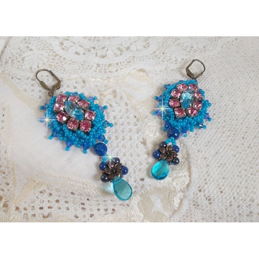 BO Belle Epoque broderad med Swarovski-kristaller, metallpärlor, runda pärlor och fröpärlor.