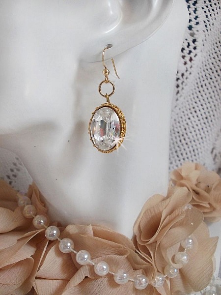 Boucles d'oreilles ovales en cristal Swarovski et Gold Filled.