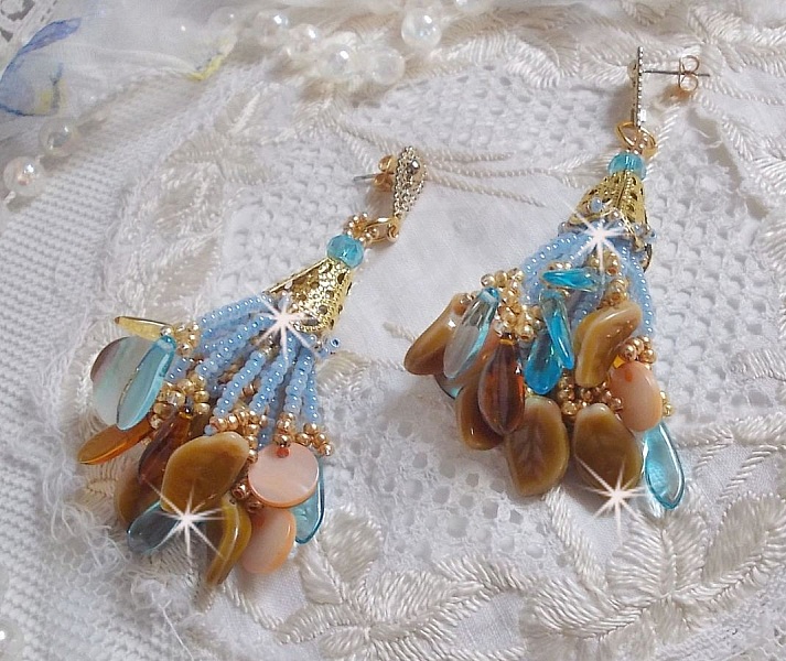 Boucles d'oreilles artisanales style amérindien en nacre et perles.