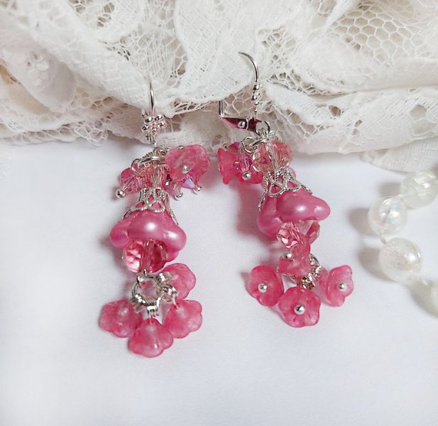 BO C&oelig;ur de Quartz cr&eacute;&eacute;es avec fleurs et perles, dormeuses laitons, perles Cristal Swarovski