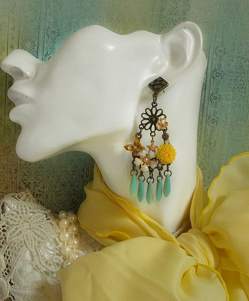 BO Spring Heart skapad med dolkar, hartsblommor, PureCrystal och berlocker