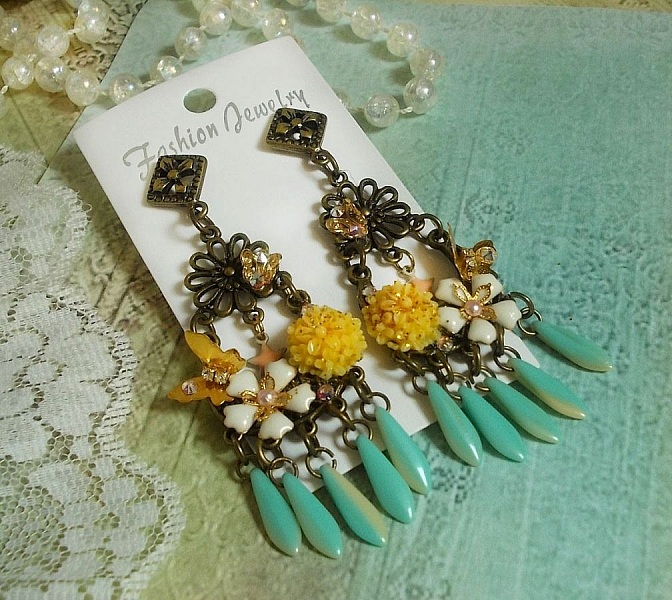 BO Spring Heart skapad med dolkar, hartsblommor, PureCrystal och berlocker