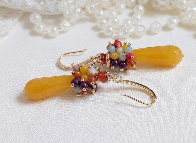 BO Dolce Vita en Jaune cr&eacute;&eacute;es avec pierres de gemme, crochets d&rsquo;oreilles argent 925 dor&eacute;