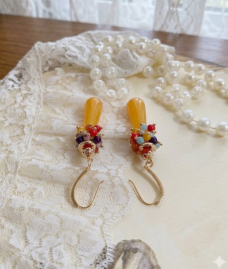 BO Dolce Vita en Jaune cr&eacute;&eacute;es avec pierres de gemme, crochets d&rsquo;oreilles argent 925 dor&eacute;