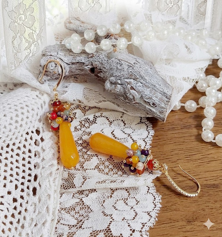 BO Dolce Vita en Jaune cr&eacute;&eacute;es avec pierres de gemme, crochets d&rsquo;oreilles argent 925 dor&eacute;