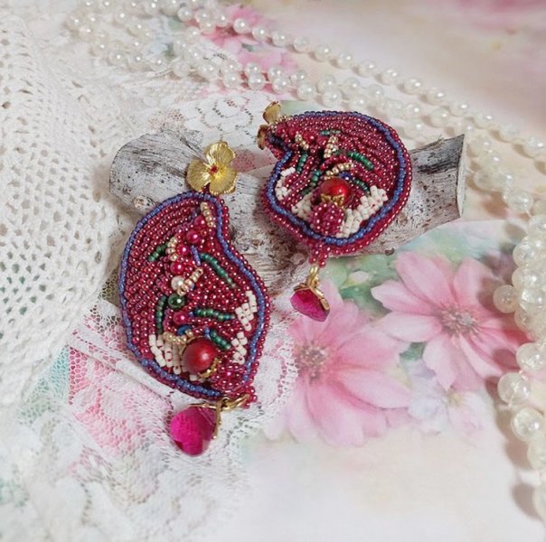BO Enchantement d'Automne broderad med Swarovski-kristaller, pärlor och fröpärlor.