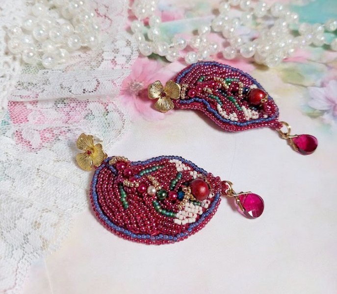 BO Enchantement d'Automne broderad med Swarovski-kristaller, pärlor och fröpärlor.