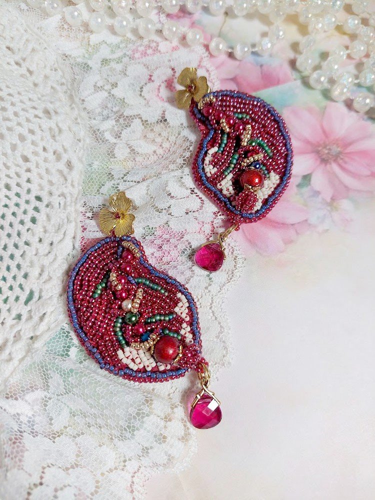 BO Enchantement d'Automne broderad med Swarovski-kristaller, pärlor och fröpärlor.