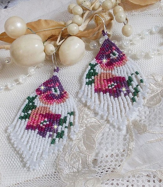 BO Cherry Blossoms skapad med Opaque White, rosa i olika nyanser, gr&ouml;nt med Toupies.