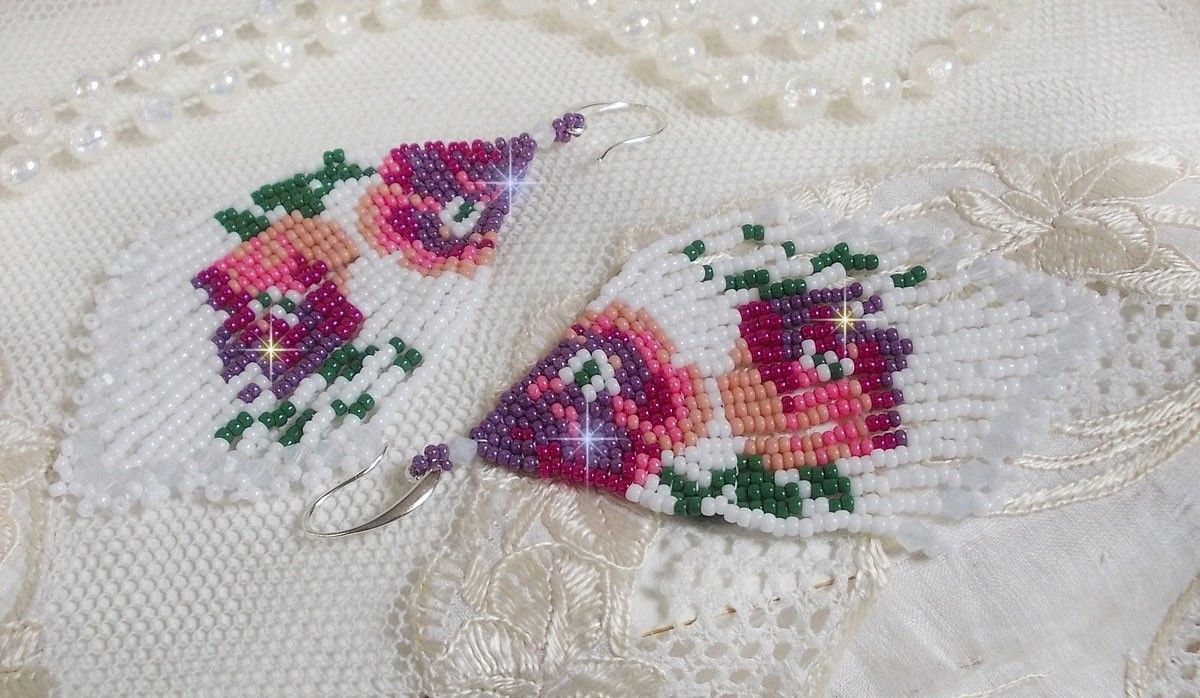 BO Cherry Blossoms skapad med Opaque White, rosa i olika nyanser, grönt med Toupies.