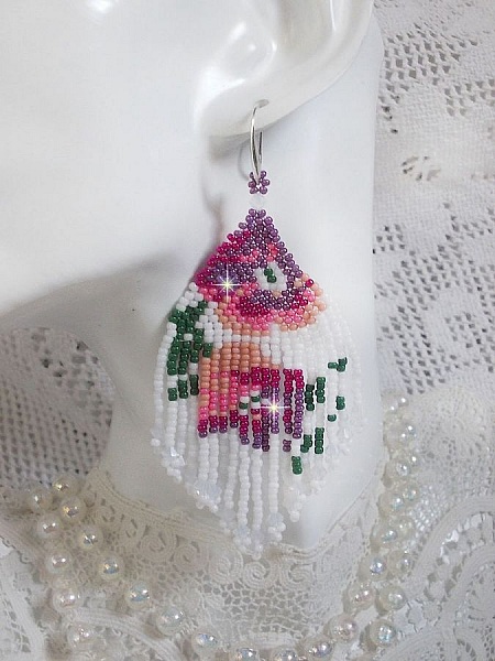 BO Cherry Blossoms skapad med Opaque White, rosa i olika nyanser, gr&ouml;nt med Toupies.