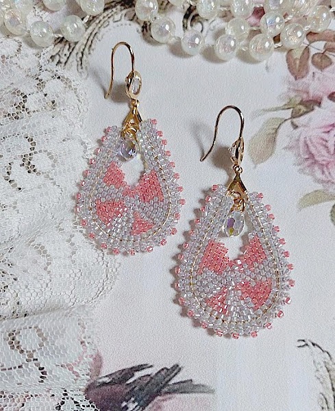 BO Florentine Lavande mont&eacute;es avec rocailles en verre, perles cristal Swarovski et crochets laiton