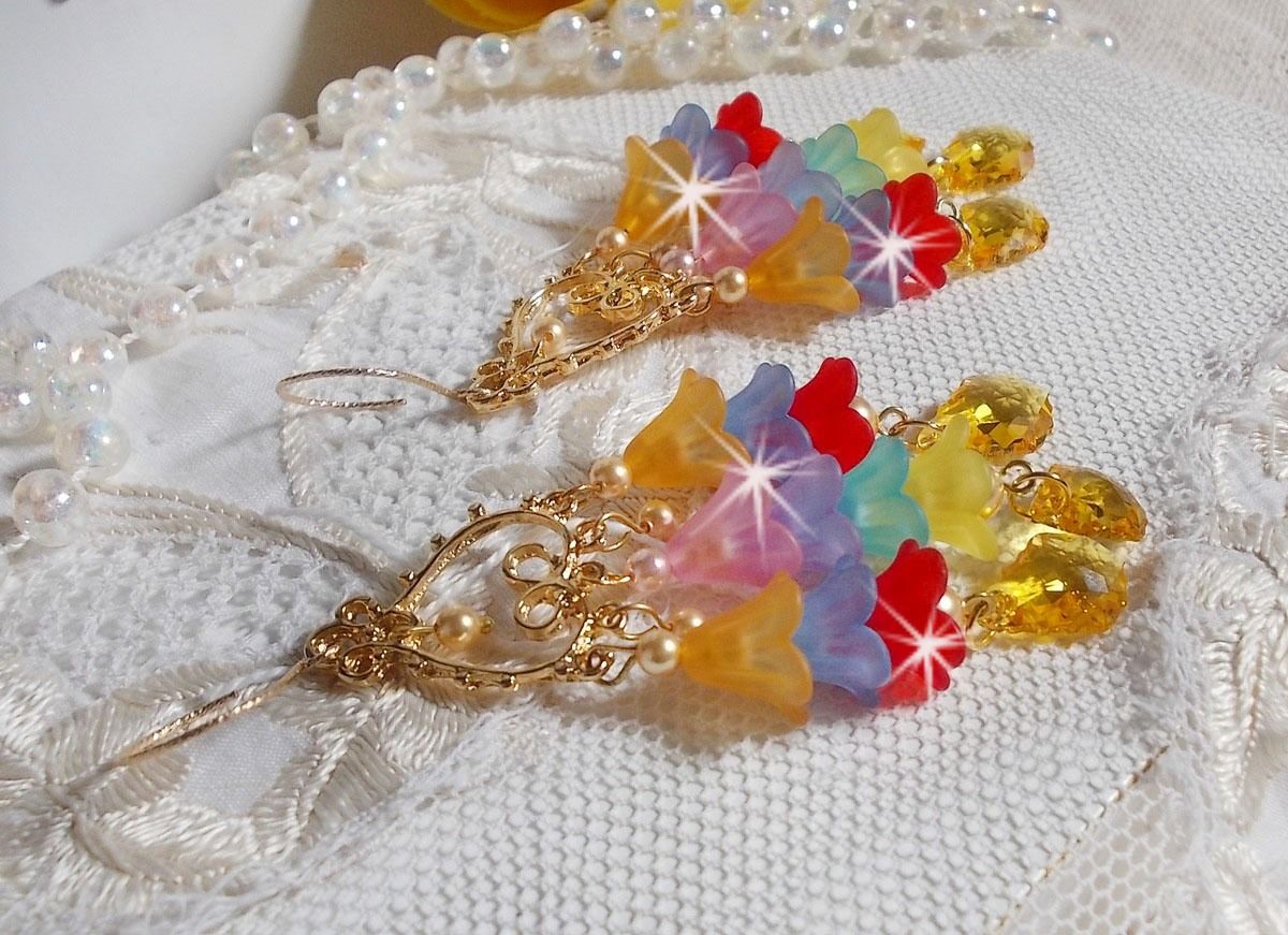 BO Garden Flowers med Swarovski-kristaller och Lucite-blommor i olika färger.