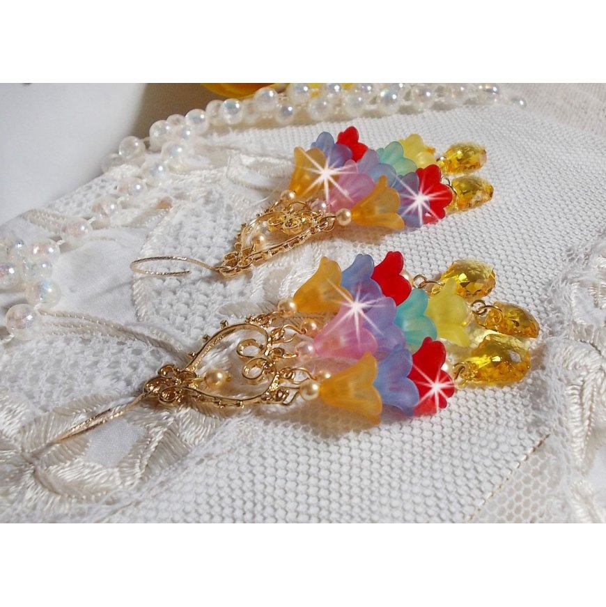 BO Garden Flowers med Swarovski-kristaller och Lucite-blommor i olika färger.