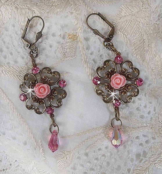 BO Irresistible Eden Collection med dessa Swarovski-kristaller monterade p&aring; ljush&aring;llare i brons.