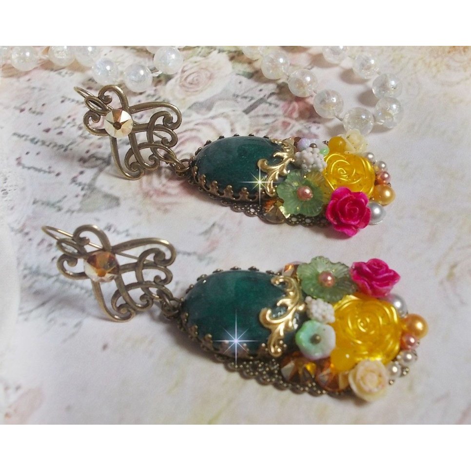 BO Jade blommor skapad med ovala malaysiska jade cabochons, Swarovski kristaller, harts pärlor, glas blommor med kvalitetstillbehör. 