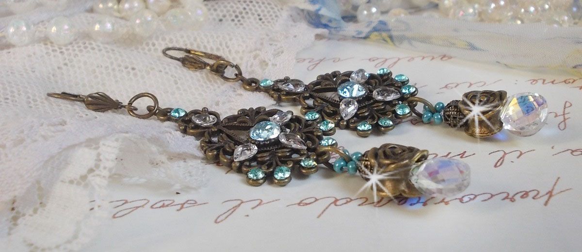 BO Lady in Blue monterad med Swarovski-kristaller och zirkonium med bronstillbehör