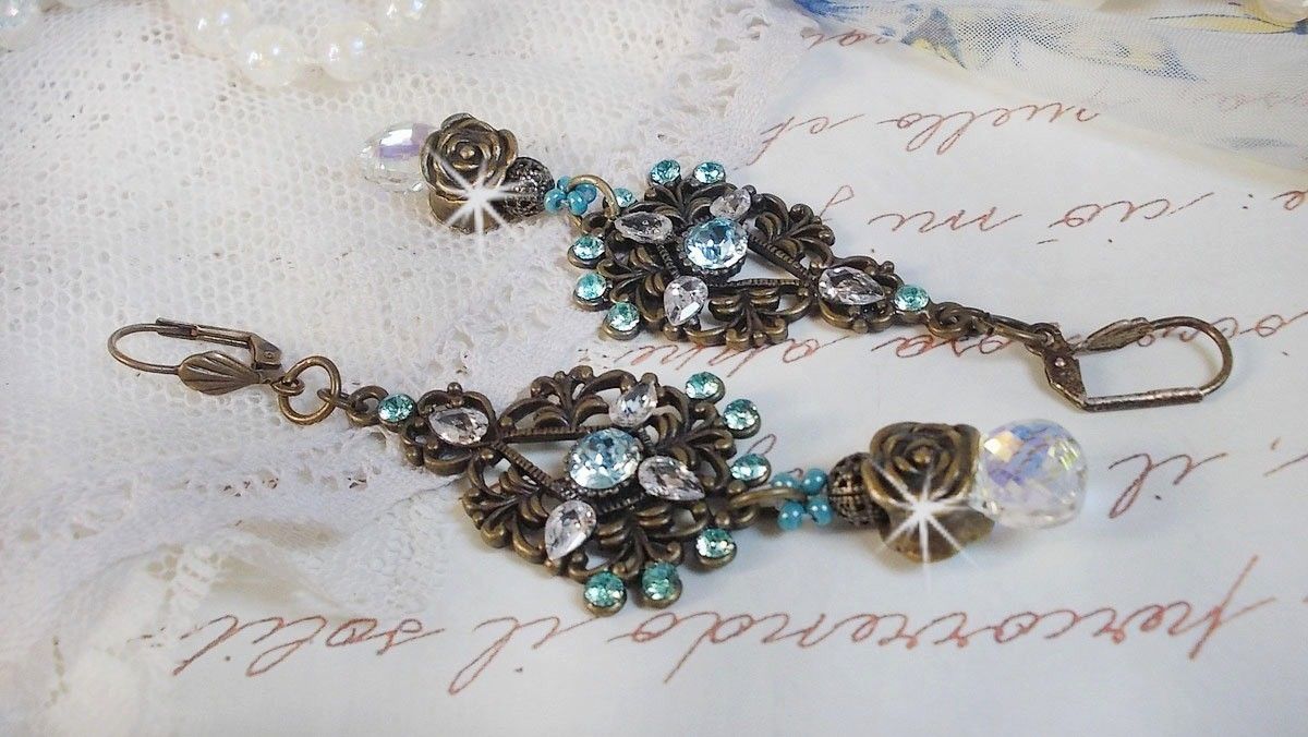 BO Lady in Blue monterad med Swarovski-kristaller och zirkonium med bronstillbehör