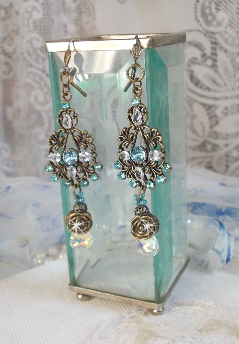 BO Lady in Blue monterad med Swarovski-kristaller och zirkonium med bronstillbehör