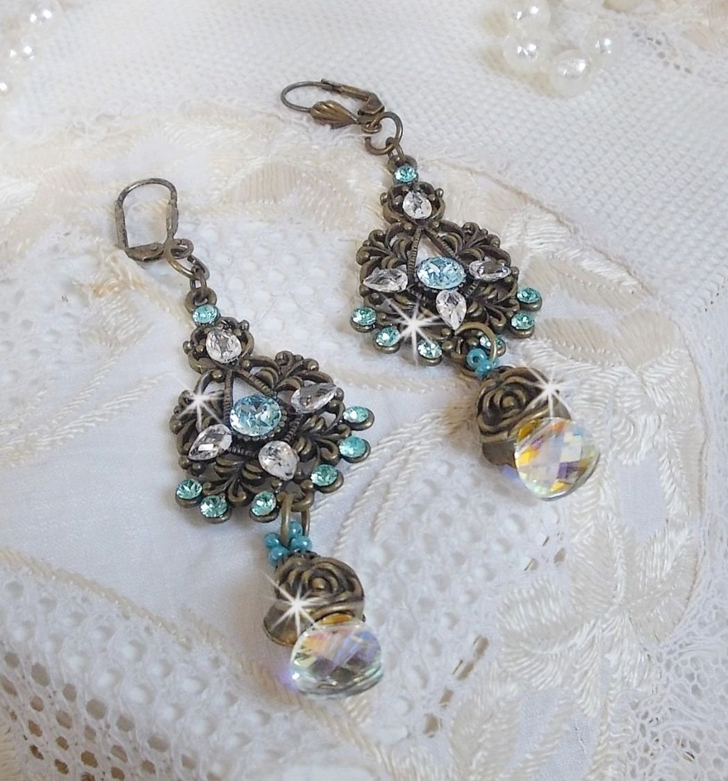 BO Lady in Blue monterad med Swarovski-kristaller och zirkonium med bronstillbehör