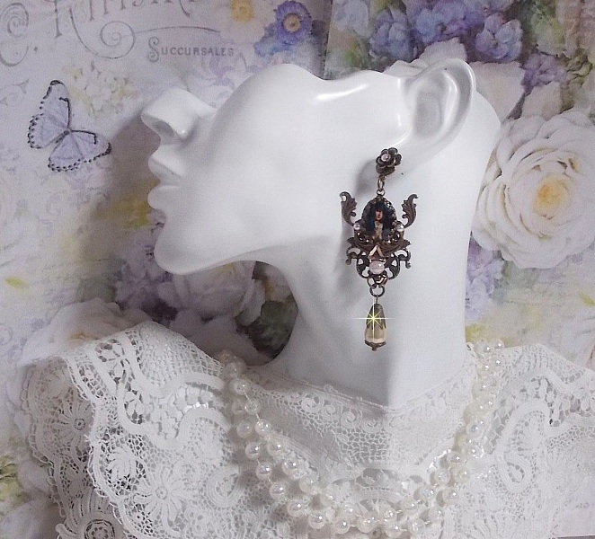 Boucles d'oreilles artisanales Madone en bronze avec perles ivoire.