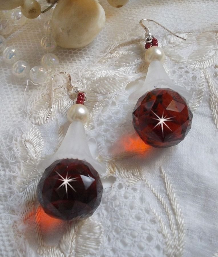 BO Marielle med Swarovski-kristaller och facetterade bohemiska kristallkulor