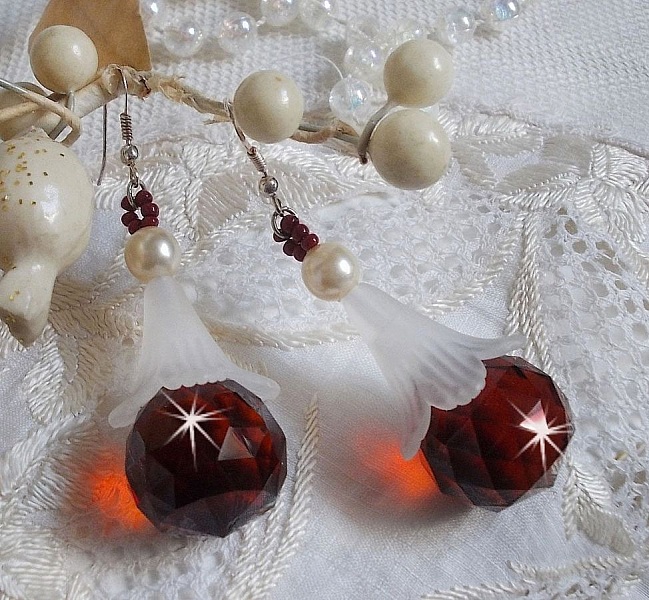 BO Marielle med Swarovski-kristaller och facetterade bohemiska kristallkulor