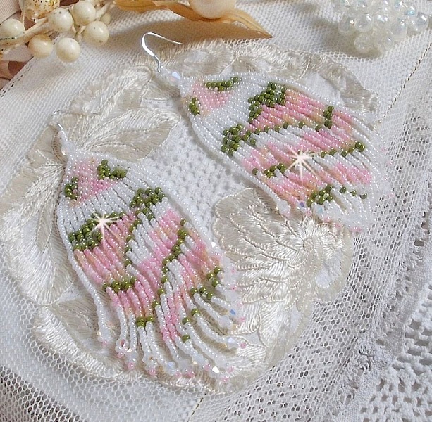 BO Matin Lumineux med japanska p&auml;rlor och Swarovski-kristaller