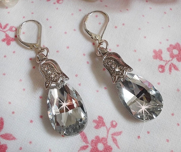 Boucles d'oreilles pendantes gouttes en cristal et argent 925.