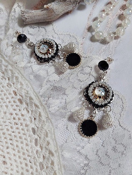 BO Mimichat Steampunk avec cabochons verres, strass, breloques &eacute;poxy, perles cristal Swarovski et clous argent