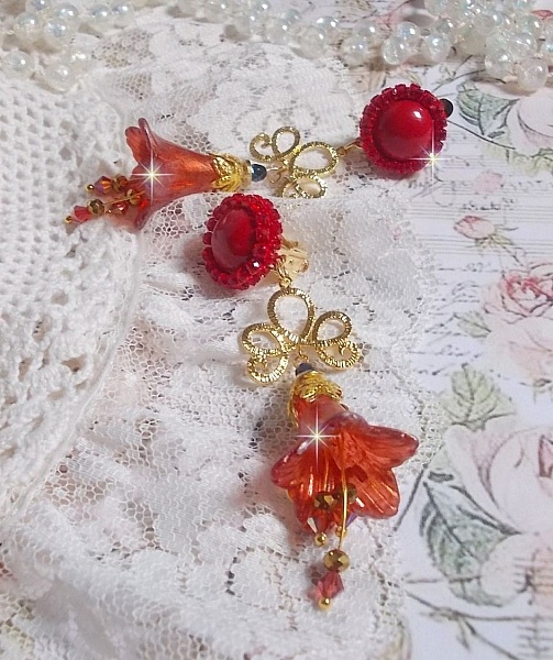 BO Myst&egrave;res D&eacute;clarations cr&eacute;&eacute;es avec des cristaux, perles et cabochons en verre, divers accessoires dor&eacute;s et plaqu&eacute; Or