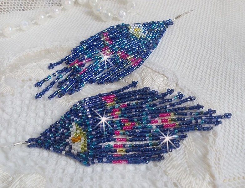 BO Vattenliljor skapade med Miyuki fr&ouml;plantor och Toho i bl&aring;tt, rosa, vitt, gult, orange och gr&ouml;nt.