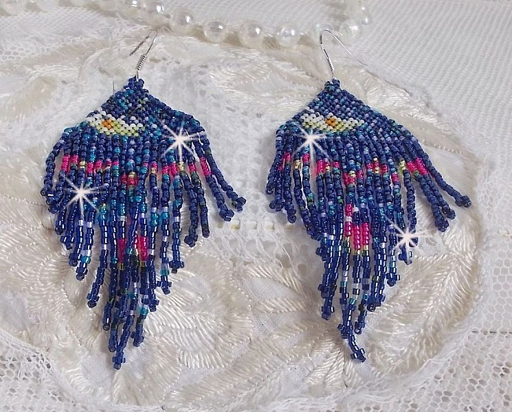 BO Vattenliljor skapade med Miyuki fr&ouml;plantor och Toho i bl&aring;tt, rosa, vitt, gult, orange och gr&ouml;nt.