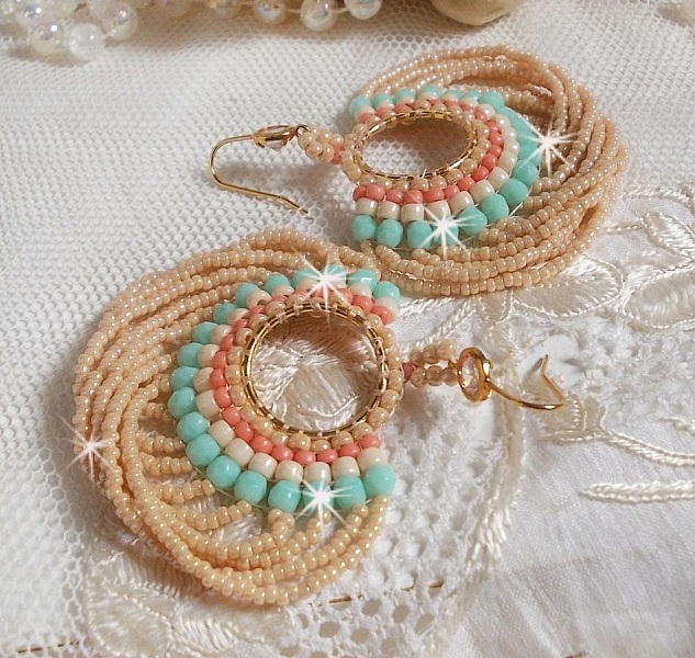 BO Ronde de Perles skapad med rocailles och glasfasetter fr&aring;n Boh&egrave;me