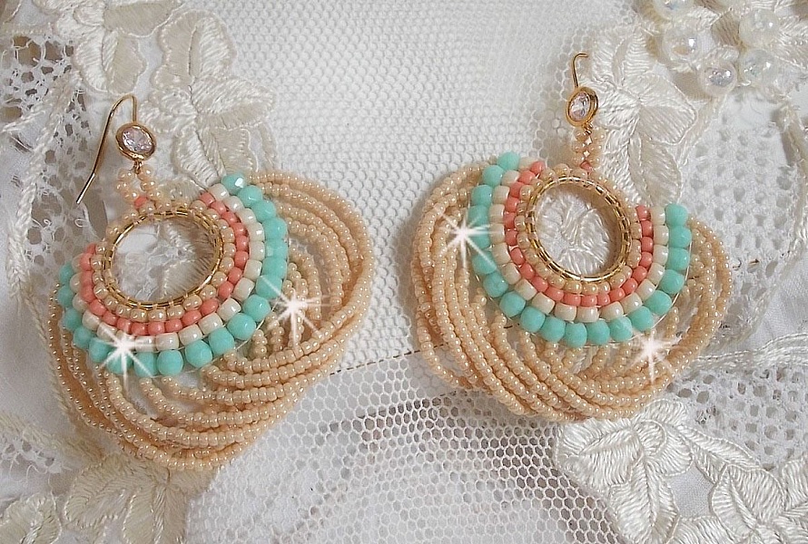 BO Ronde de Perles skapad med rocailles och glasfasetter fr&aring;n Boh&egrave;me