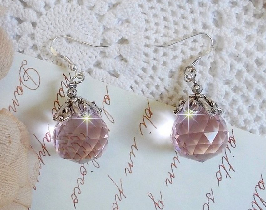 BO Rose Irisée med Swarovski-kristallkulor och öronkrokar i 925/1000 silver