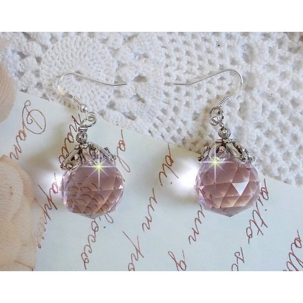 BO Rose Irisée med Swarovski-kristallkulor och öronkrokar i 925/1000 silver