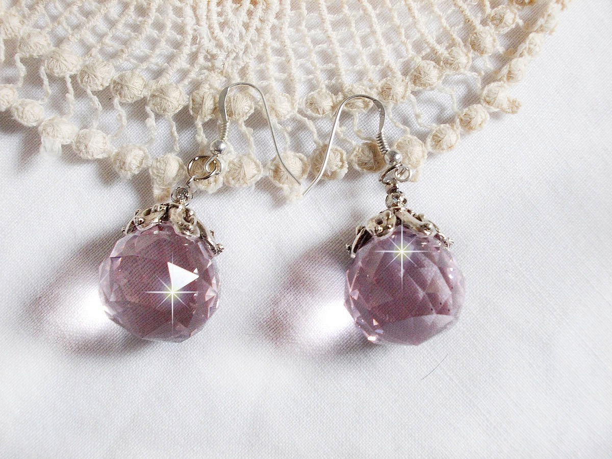 BO Rose Irisée med Swarovski-kristallkulor och öronkrokar i 925/1000 silver