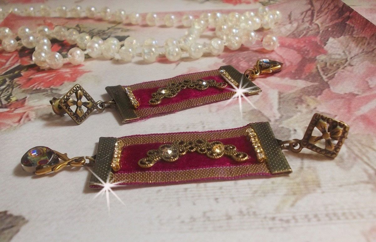 Vintage Arabesque BO skapad med Bordeaux flätor, Swarovski kristaller och vackra accessoarer. 